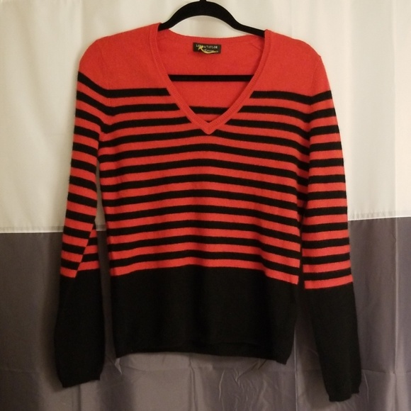 Lord & Taylor Sweaters - LORD & TAYLOR CASHMERE V-NECK SWEATER